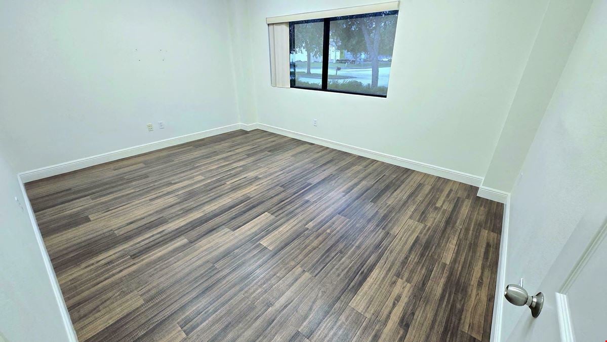 Immaculate Office & Flex Warehouse Building!