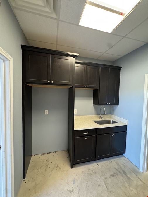 Standalone Office-Warehouse with Optional Yard Space