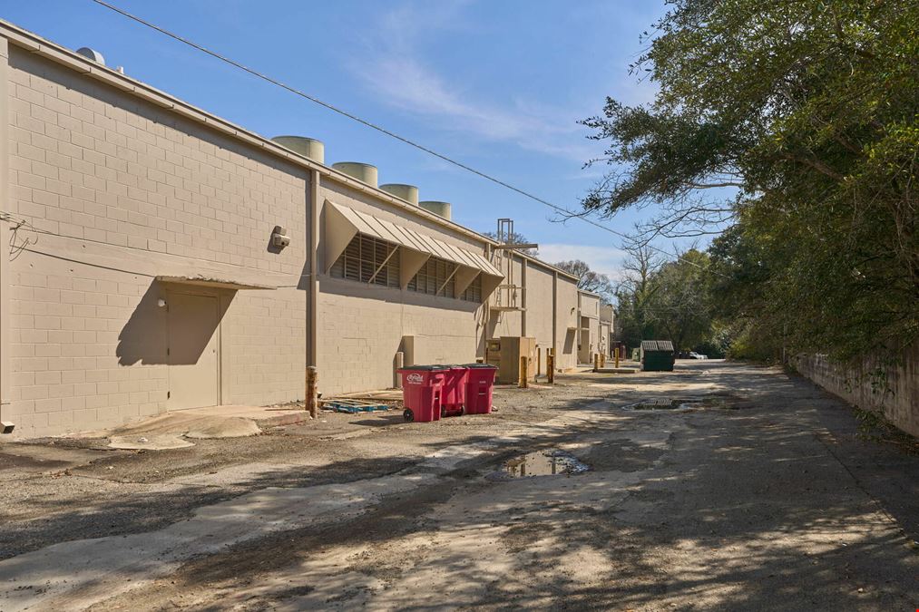 Dodge Plaza Shopping Center