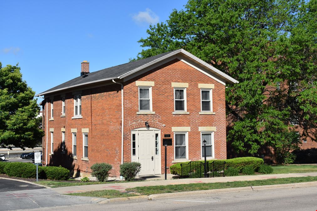 121 N Parker Dr