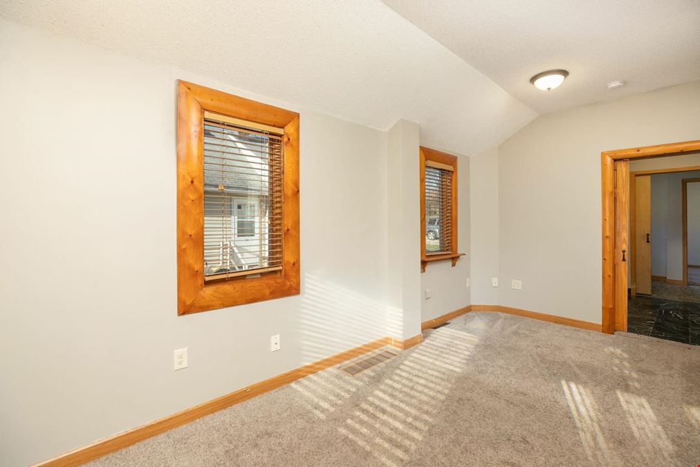 Cozy 2 Bedroom Home - 725 7th St NW 