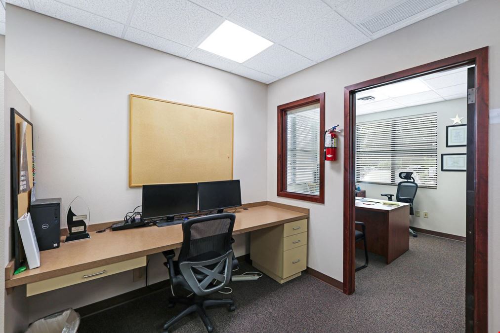 1131 E Westview CT