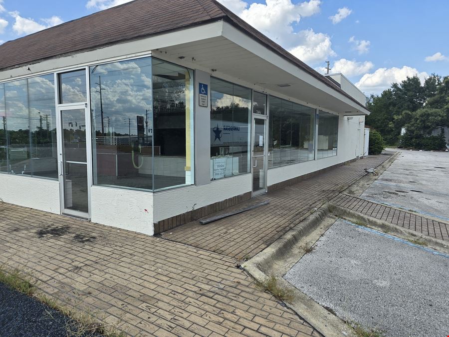 Standalone Ocala Retail Building