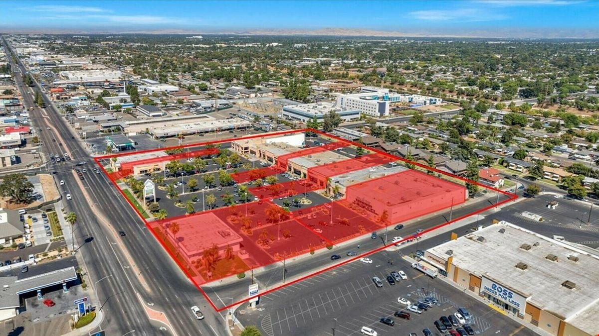 ±2,282 - ±22,557 SF Shopping Center Spaces in Fresno