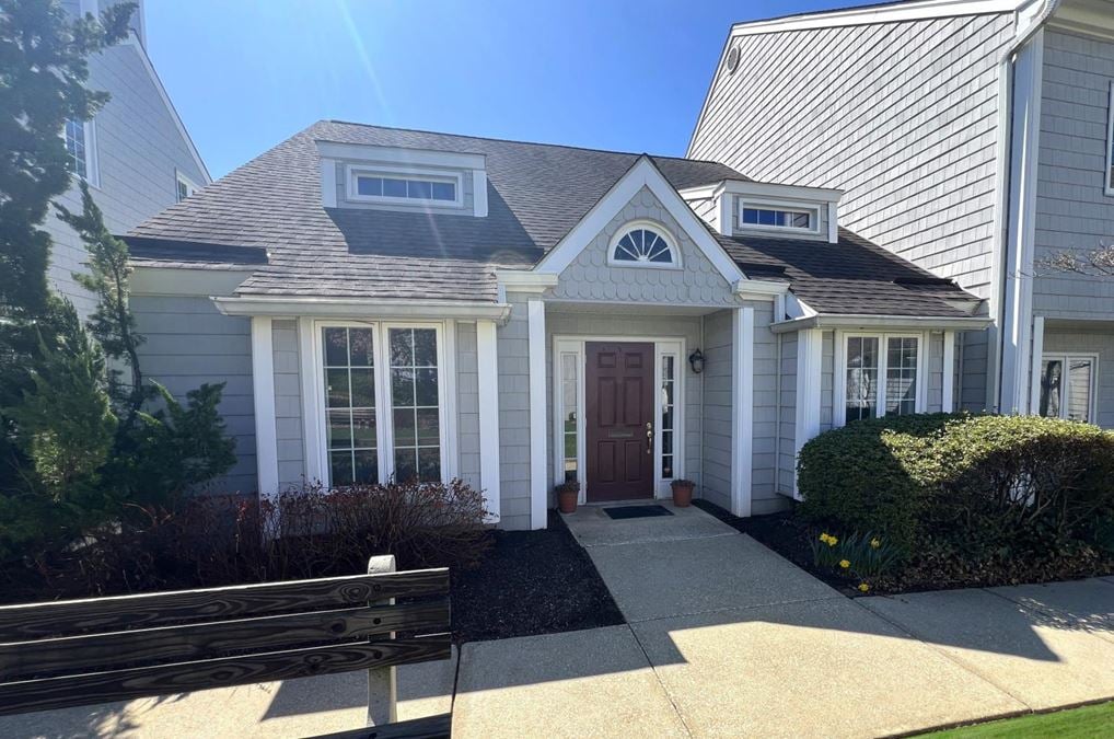 12 Mystic Ln