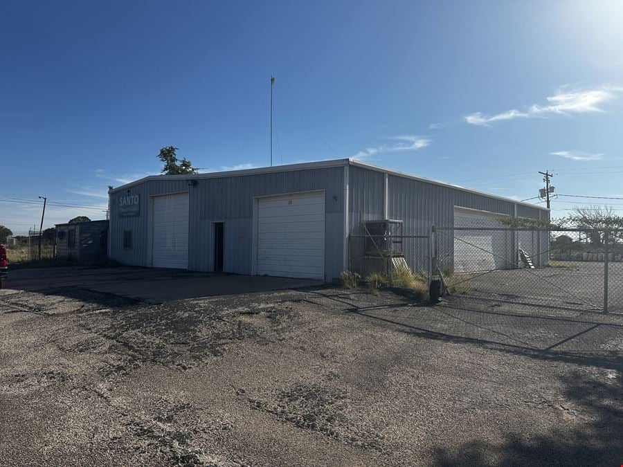 Crane Served Warehouse Near US Hwy 385