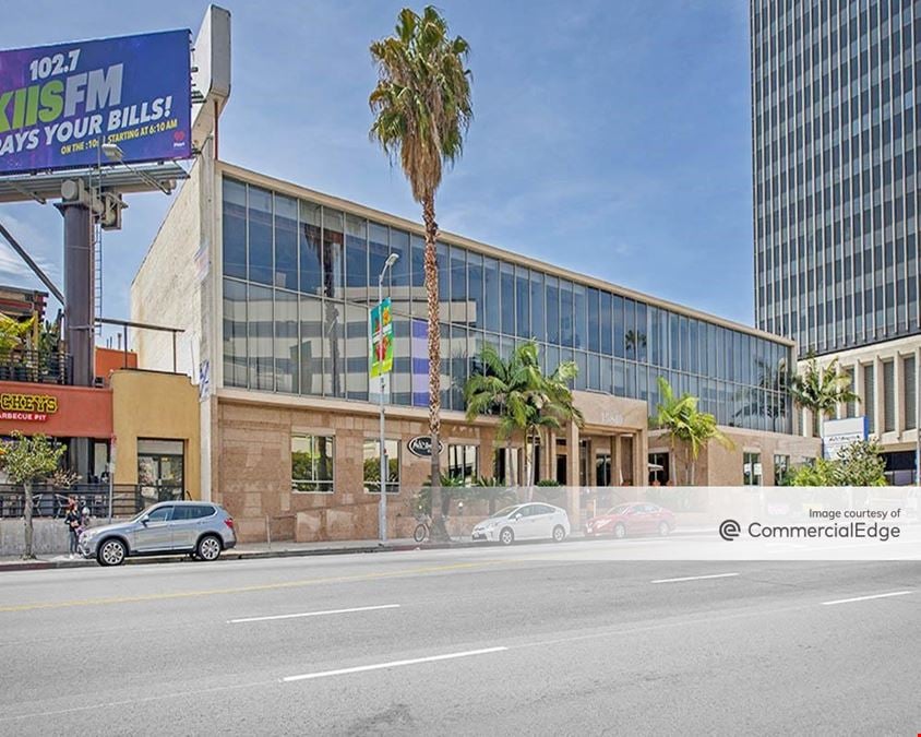 15840 Ventura Blvd