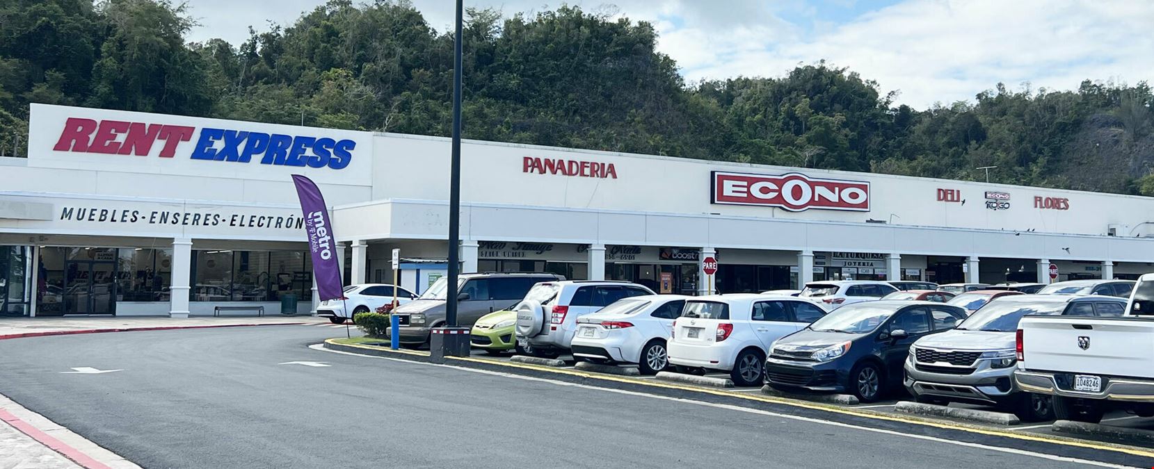 Plaza Vega Baja Retail Spaces - FOR LEASE