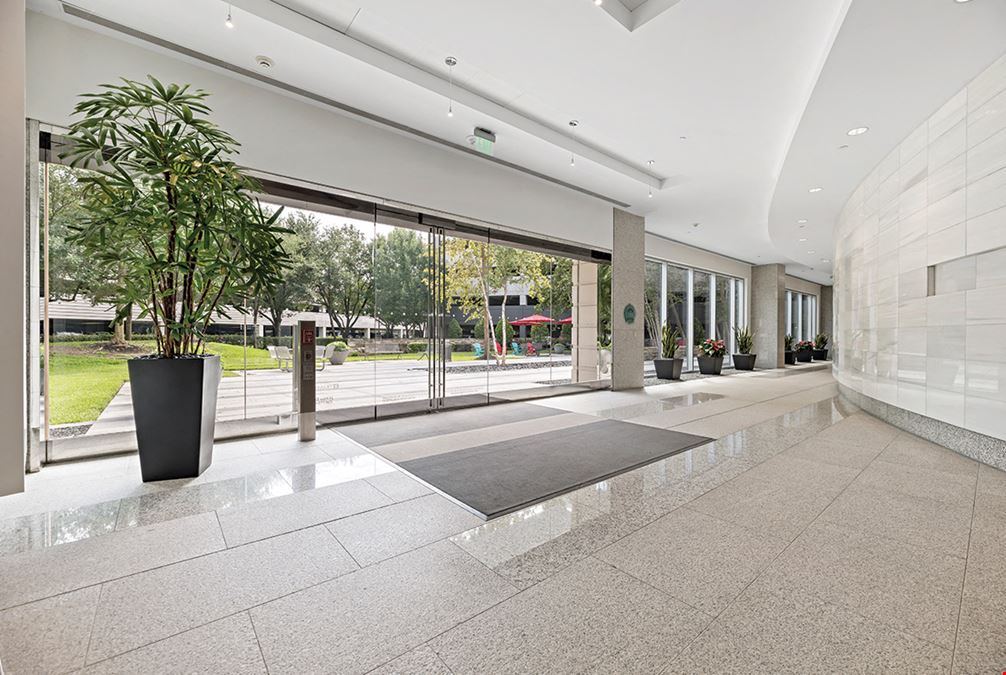 4424 West Sam Houston Parkway North (R068)