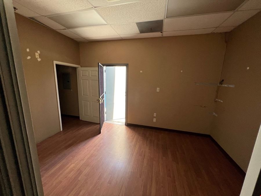 Prime Office/Retail Spaces Available Off Blackstone Ave