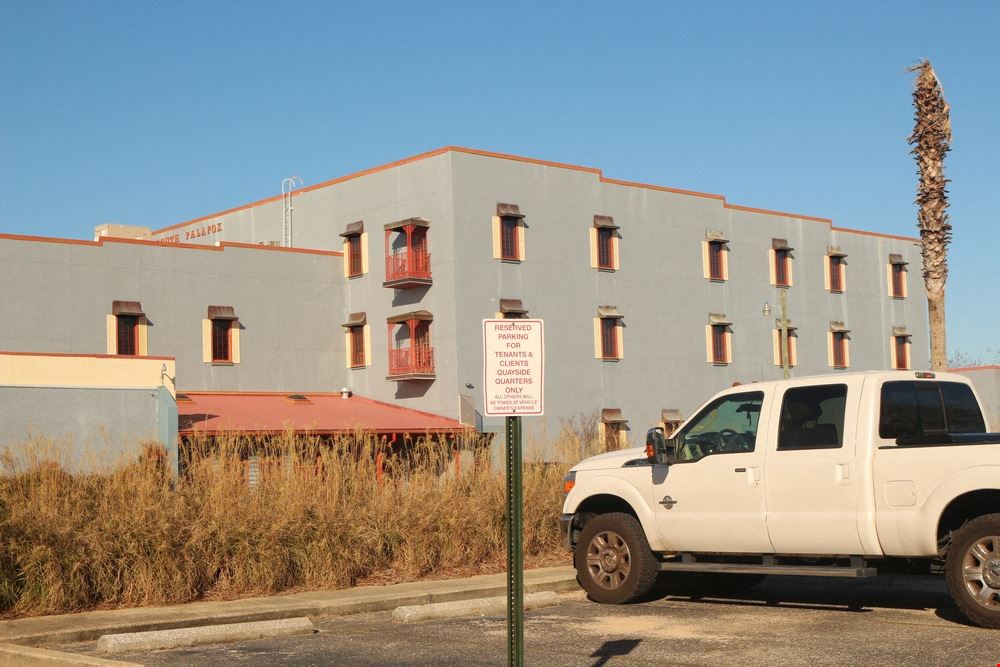 Suites At 700 South - Quayside Quarters