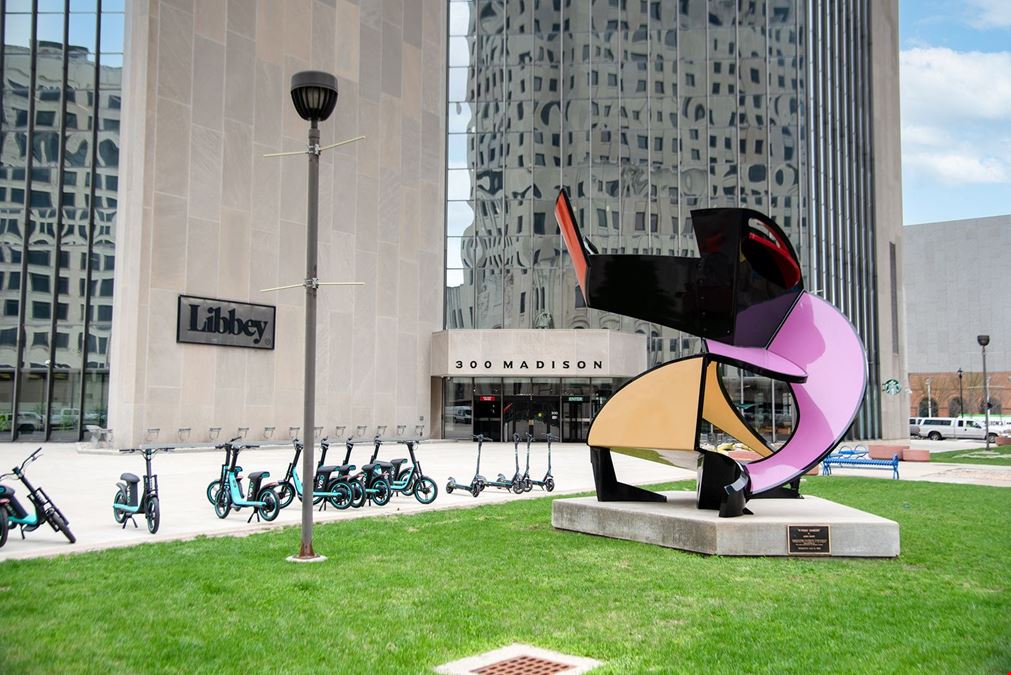 300 Madison Avenue