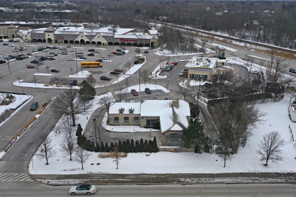 2595 Waukegan Road