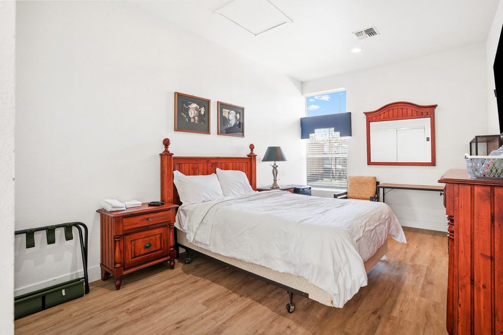 Downtown Las Vegas Bldg - Multiple Uses Possible