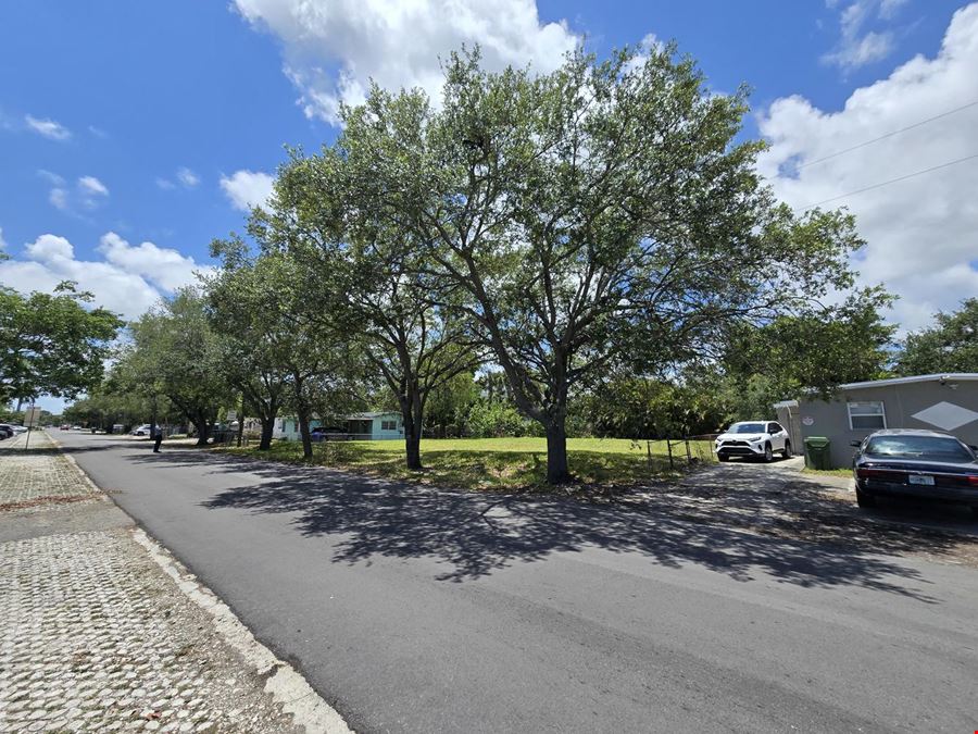 Residential Land in Fort Lauderdale 8975 SQFT