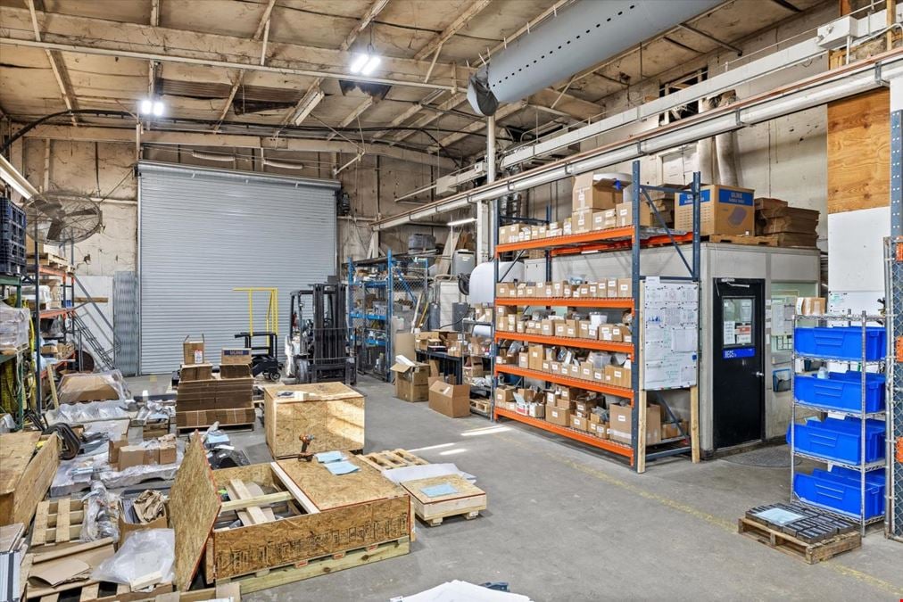 Conditioned Industrial Facility with 8 Cranes