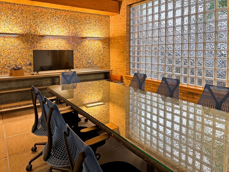 Spaces - Chicago- 1 N State Street