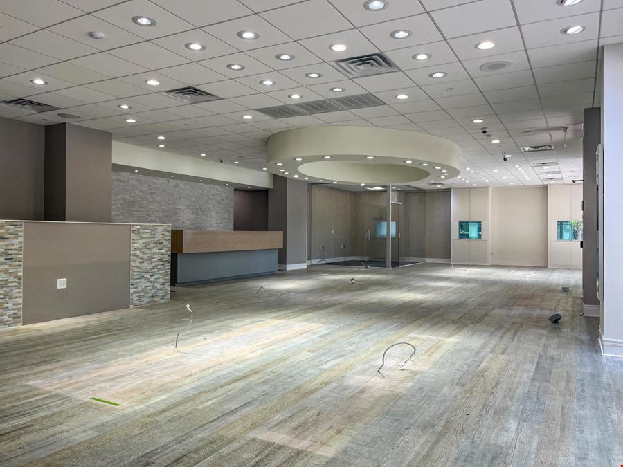 Iconic Retail Space in the Kahler Grand
