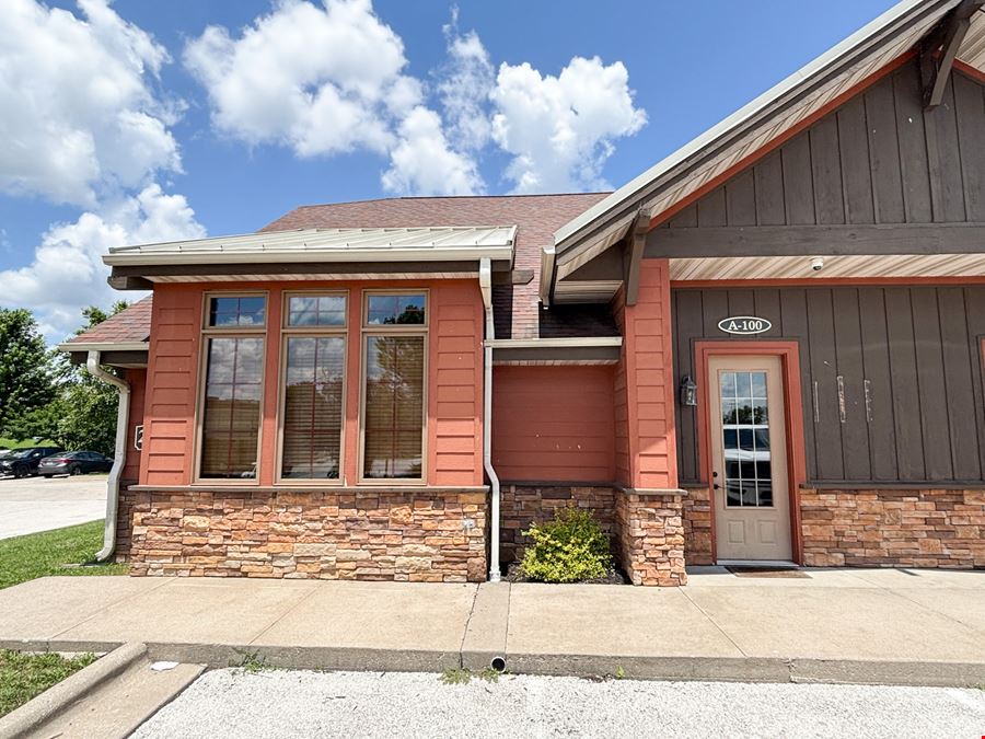 FOR LEASE: 1,301 SF EXECUTIVE OFFICE CONDO