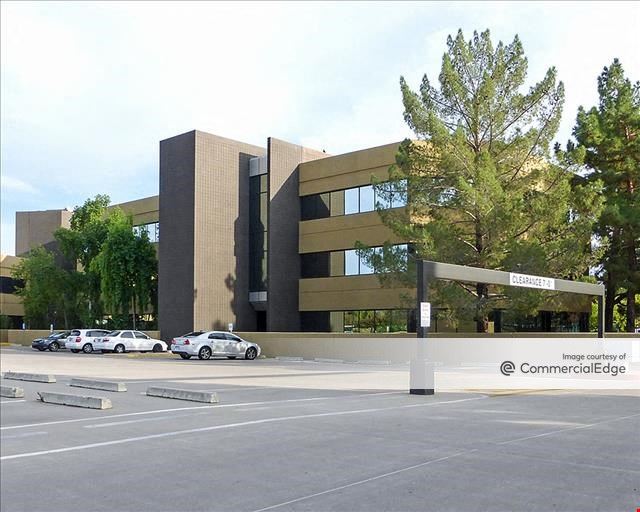 Camelback Lakes Corporate Center