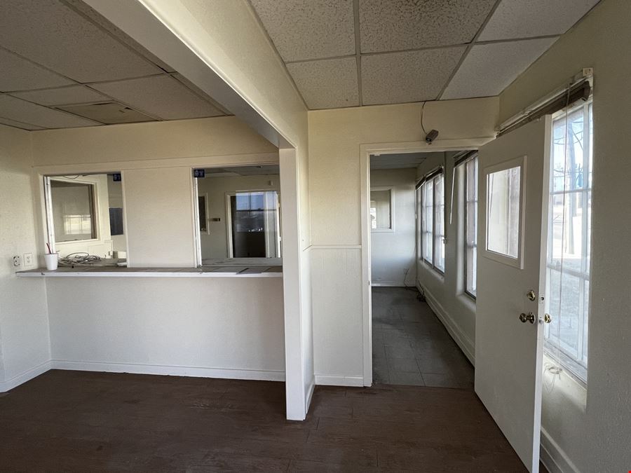 906 E Broadway Street & 101 Hailey Street Sweetwater Texas