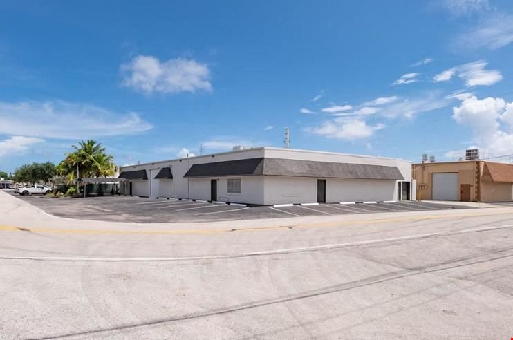 Freestanding Office/Warehouse Building