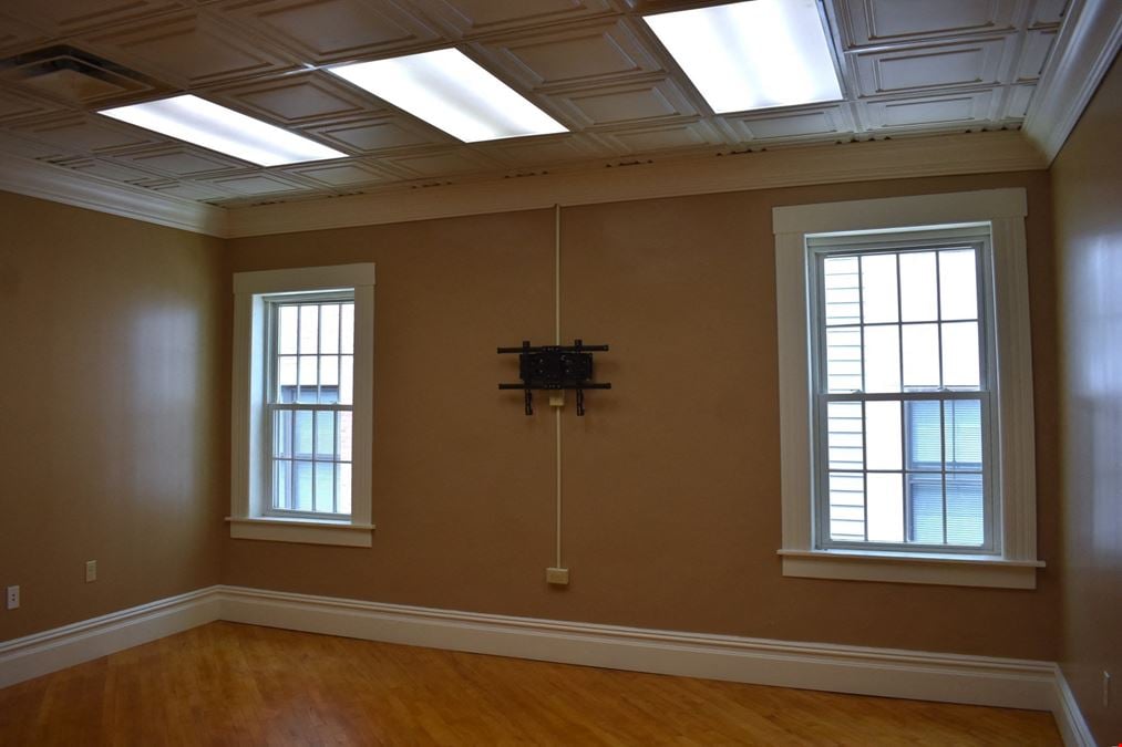 270 Pleasant St
