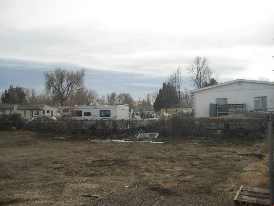 8,000 SF storage yard