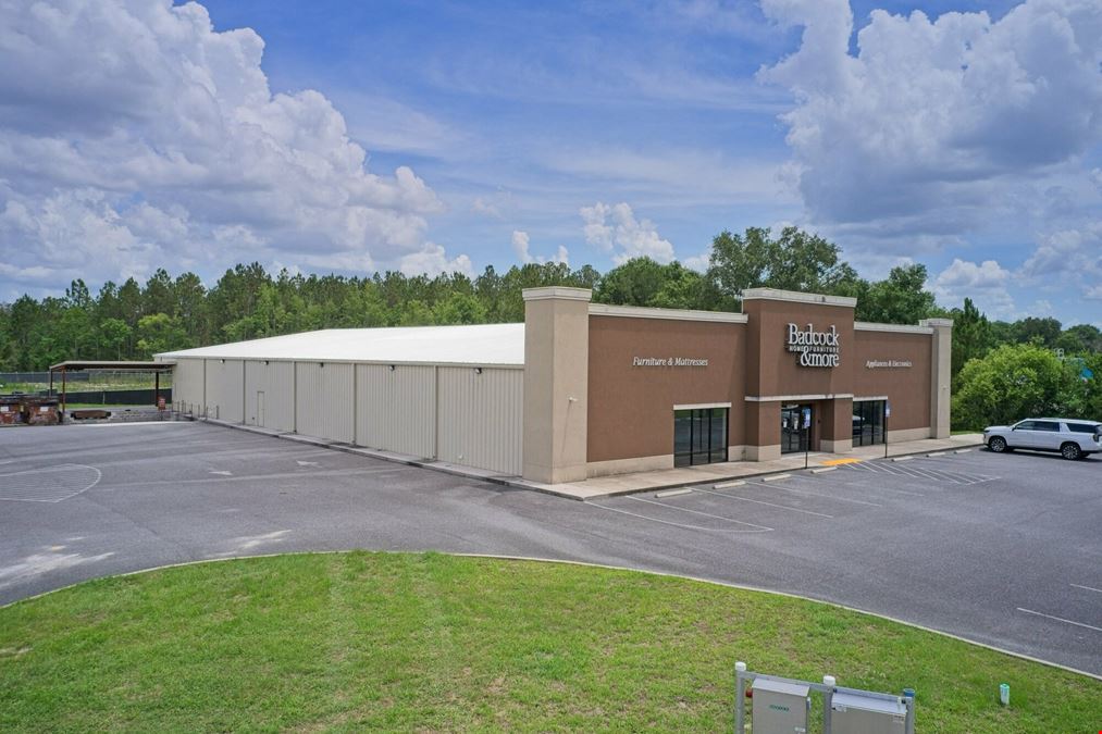 15,763 SF Retail Showroom & Warehouse Facility on US Hwy 301