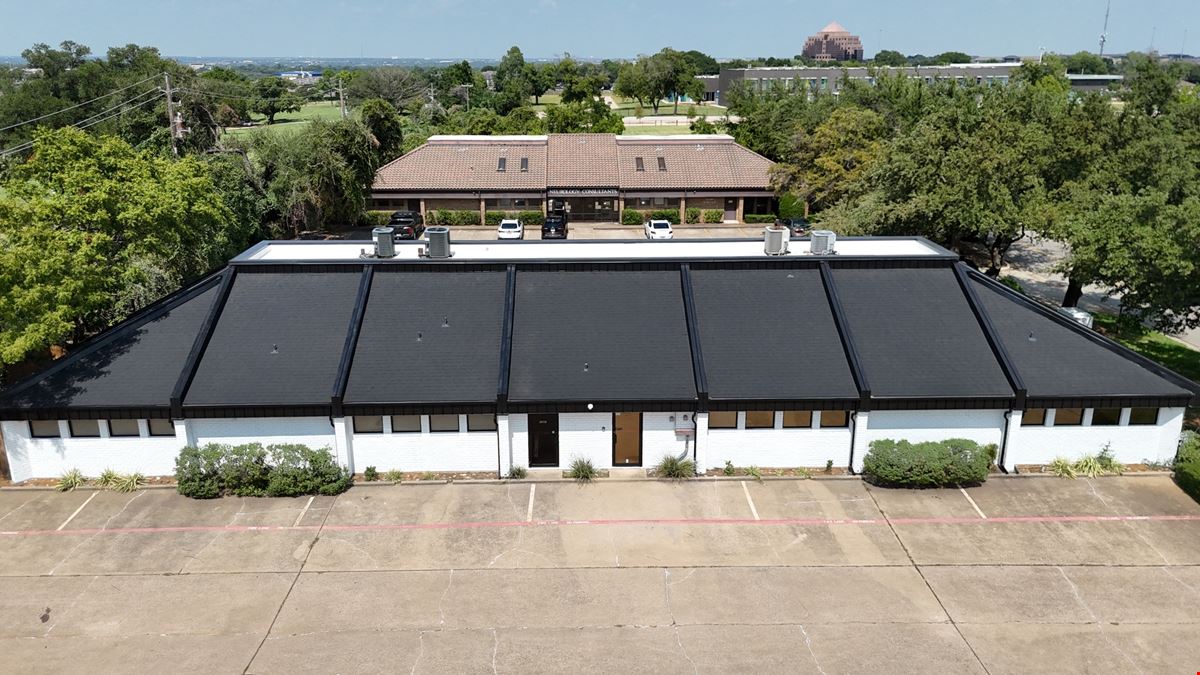 1932 Walnut Plaza