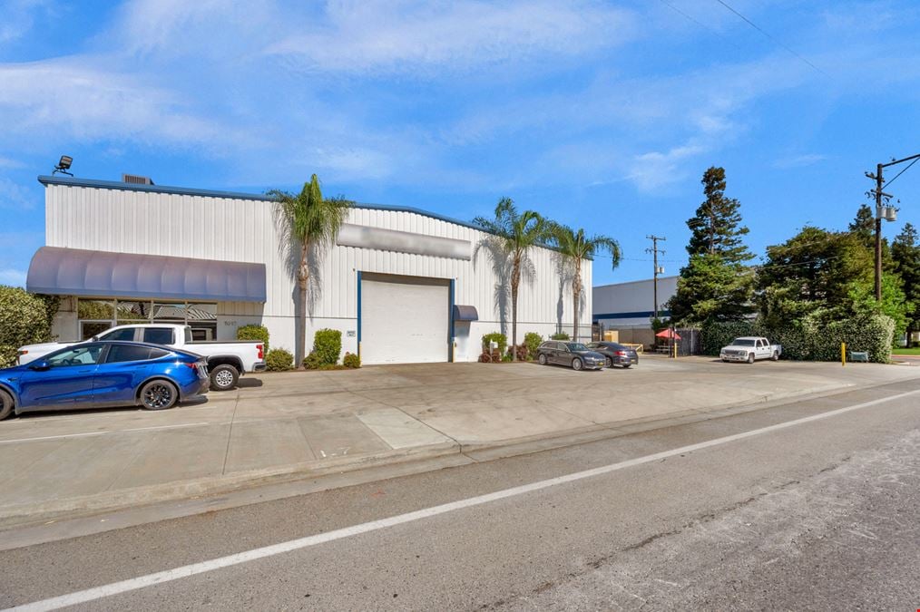 Freestanding Heavy Industrial Building w/ Office/Showroom on ±1.15 AC