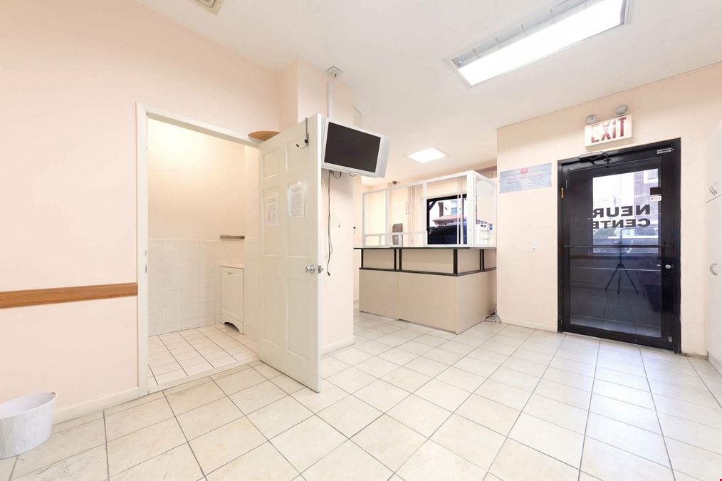 760 SF | 221 Parkville Avenue | Prime Kensington Medical Facility with Dedicated Entrance for Lease