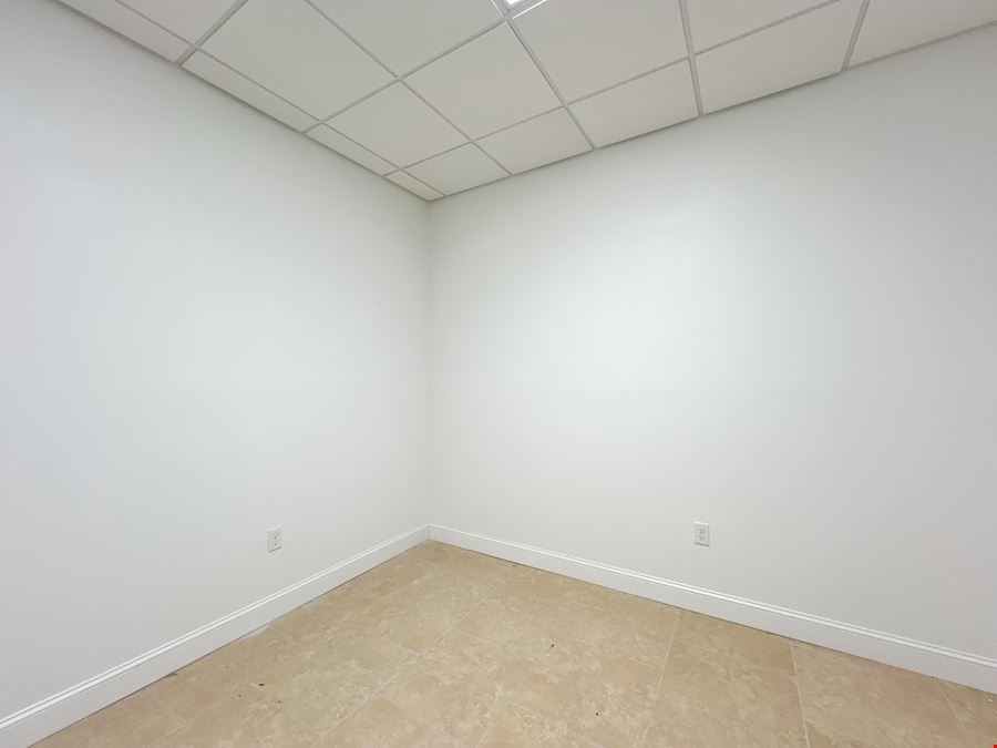 Versatile Second-Floor Space Near Lakeside Shopping Center