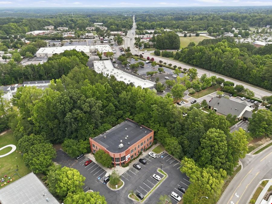 3 Suites at 502 McKnight Drive