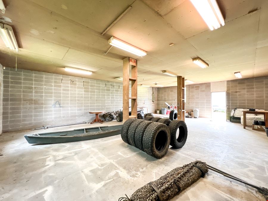 ±4,000 SF Industrial Property with Yard – Multi-Tenant Potential