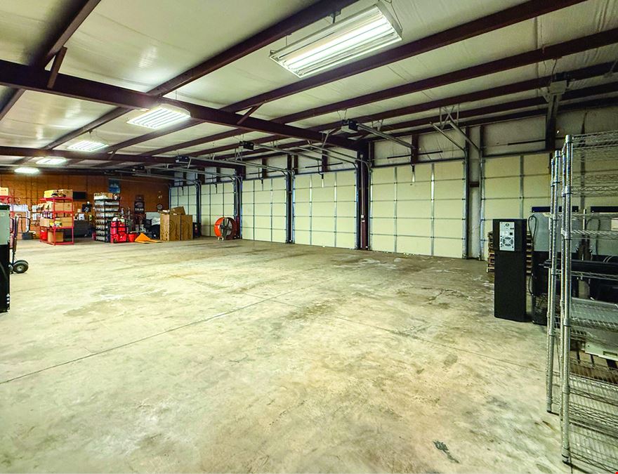 Little Rock Port Area Office/Warehouse Building for Lease