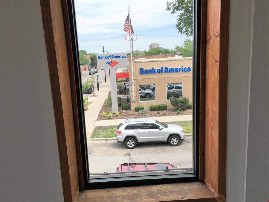 CHICAGO LARGE OFFICE & CORNER SPACE (SECOND FLOOR) (Chicago)