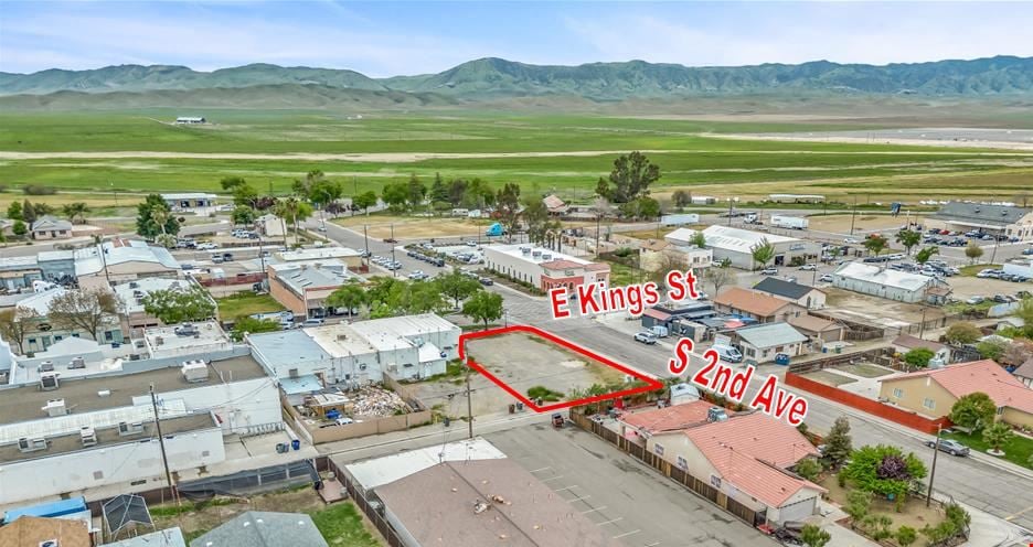 ±6,257 SF of Prime Retail Land on Hard Corner in Avenal, CA