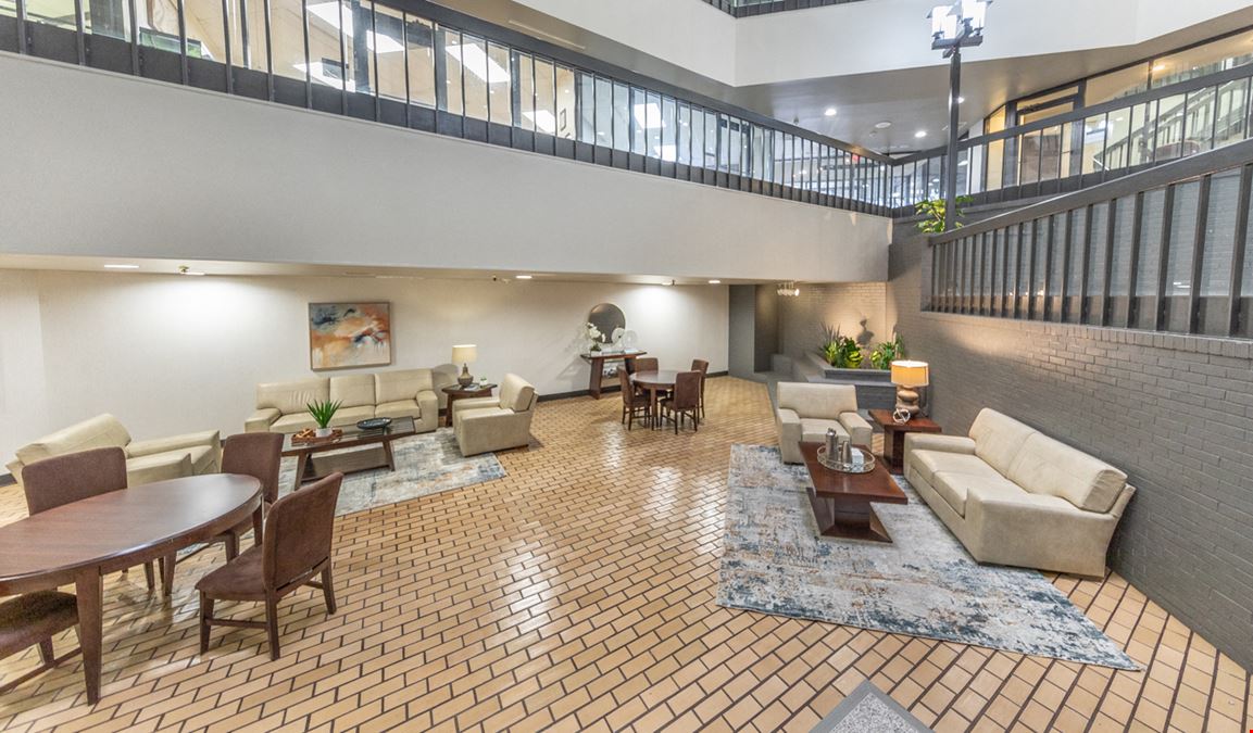 3223 S Loop 289
