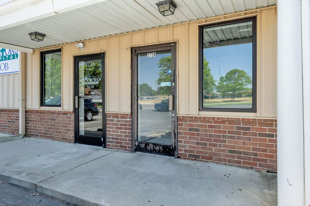 ±2,624 SF Medical/Retail Space
