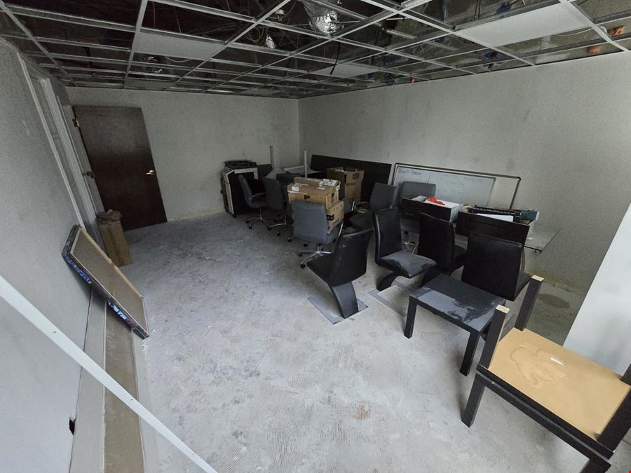 PREMIER OFFICE: Amazing opportunity to lease!