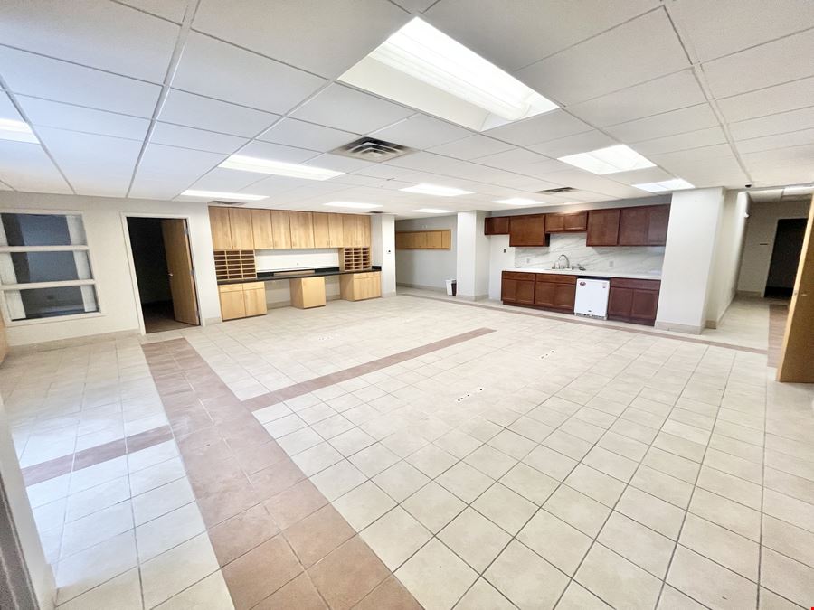 913 S 17th St - Yukon Industrial