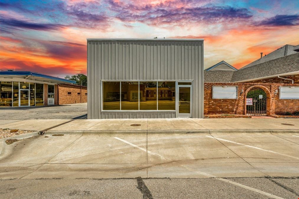 1224 N Main St., Hutchinson