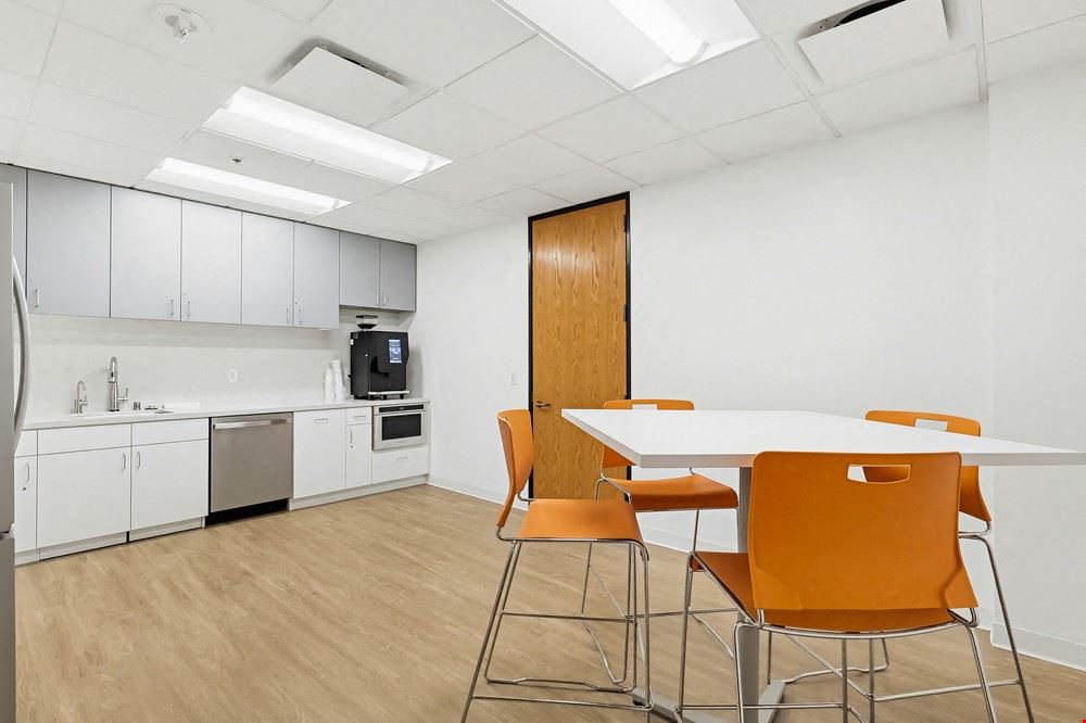 Encino Financial Center | Penthouse B