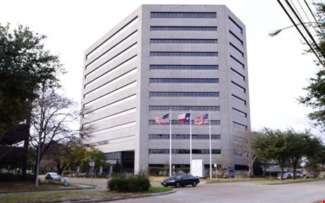 3900 Essex