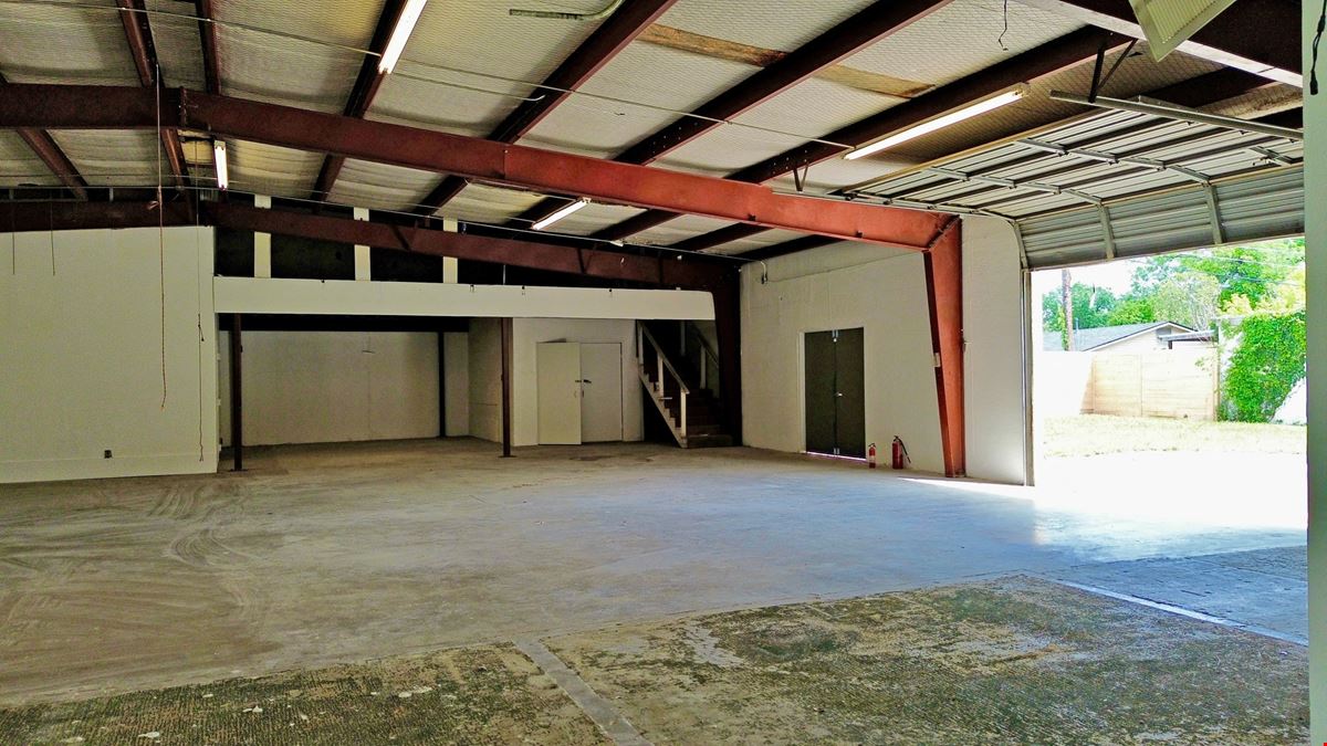 6733 Burnet Lane