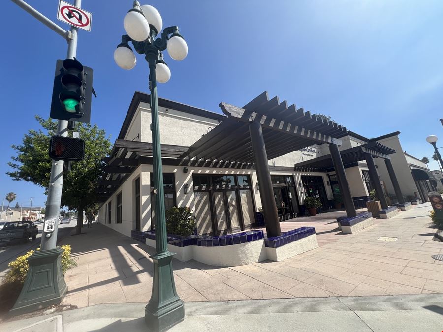 Former Starbucks – Monrovia