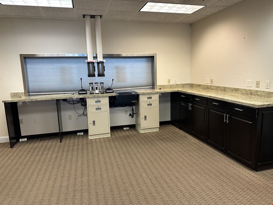 651 U.S. 31 West Bypass, Suite 212B