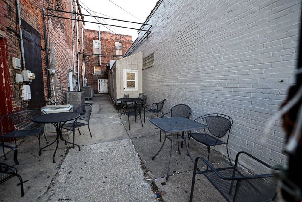 111 W Adams Street