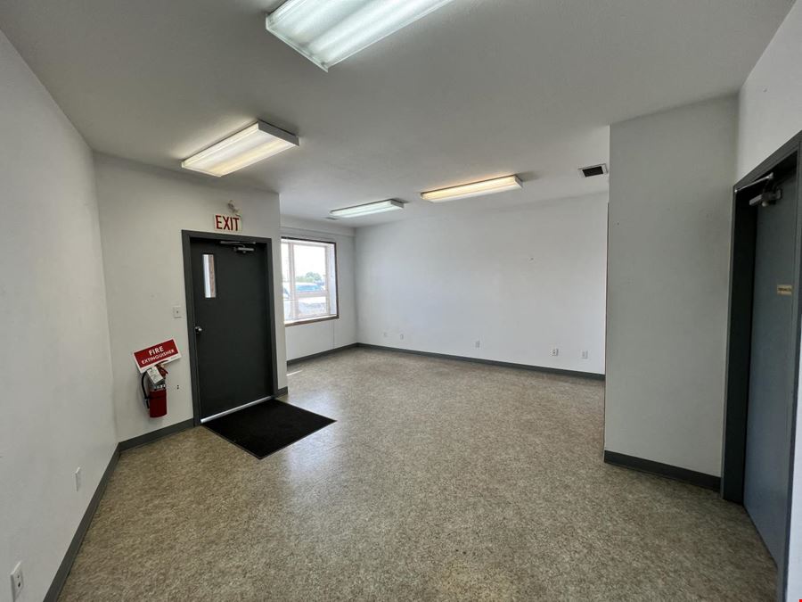 7471 Edgar Industrial Bend - Unit 9